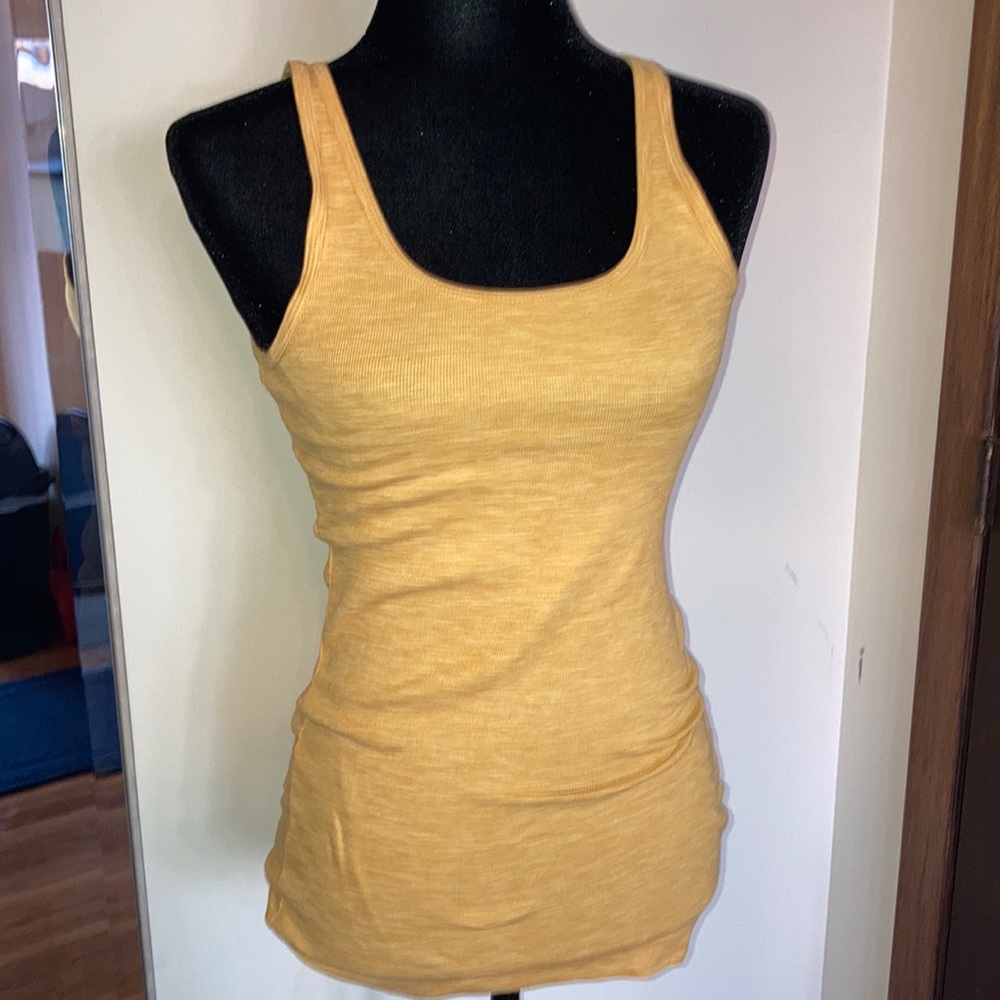 ♻️Yellow Tank - Picture 1 of 1